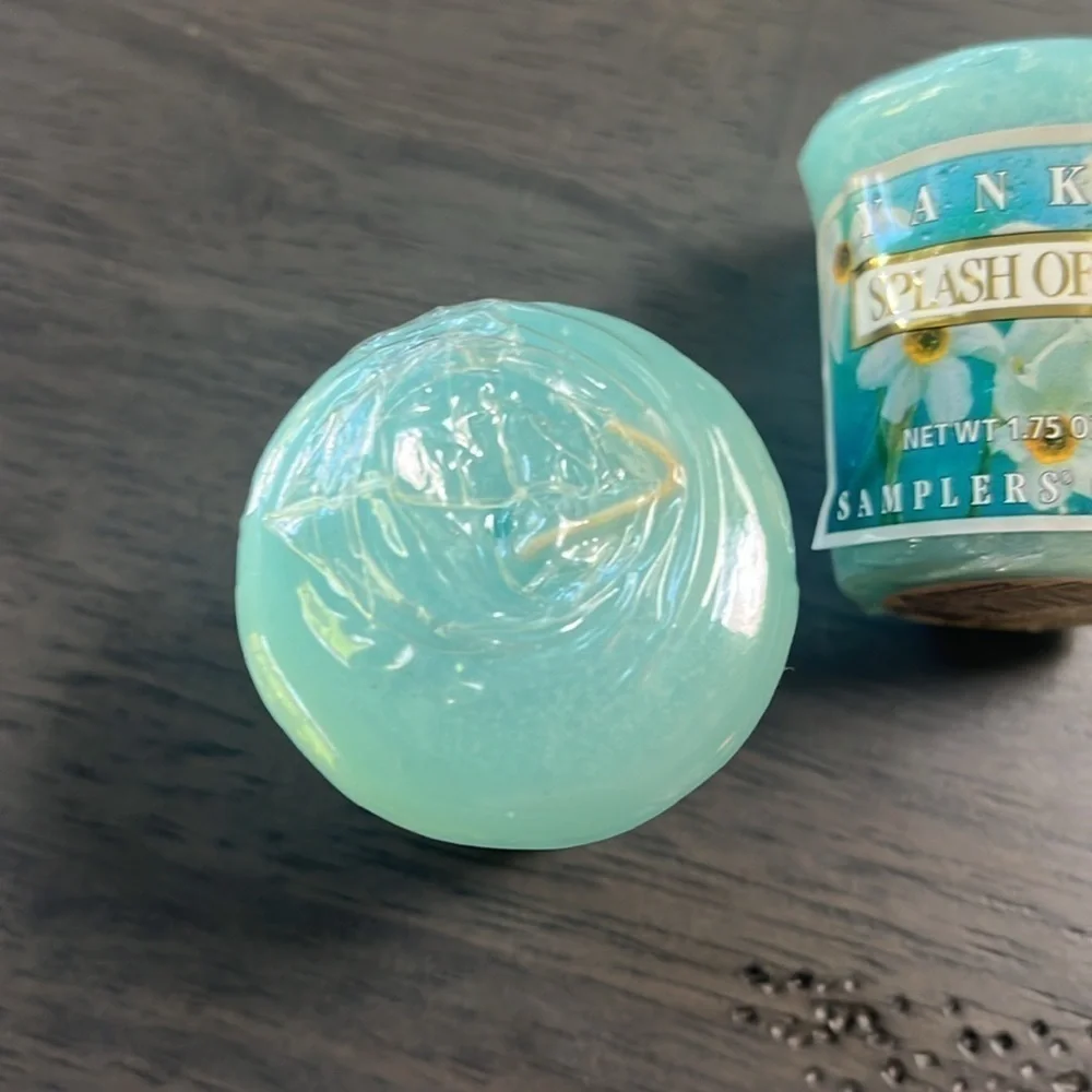 Yankee Candle - Splash of Rain sampler size. Votive. Set of 2. Discontinued NWT